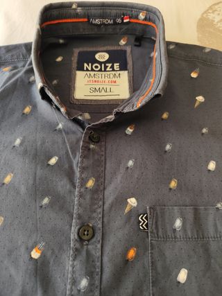 Camisa azul de manga corta de la marca Noize ta S