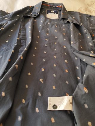Camisa azul de manga corta de la marca Noize ta S