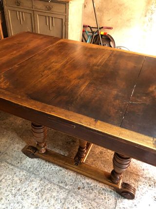 Mesa extensible madera roble estilo Isabelino
