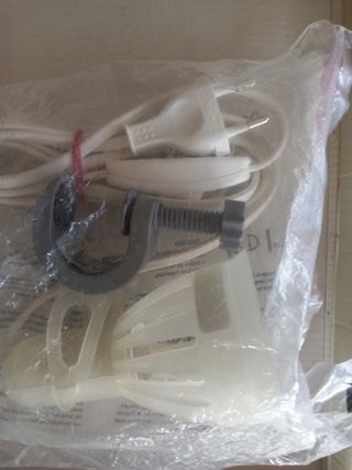 Lampara pinza ikea - blanca translucids