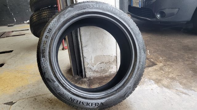 Gomma pneumatico Vredestein 245 45 18