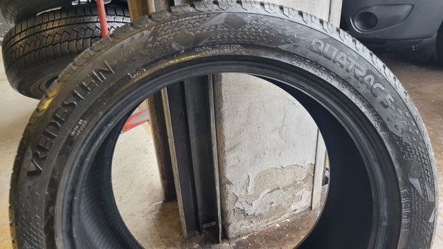 Gomma pneumatico Vredestein 245 45 18