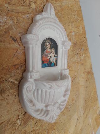 Acquasantiera Madonna Bambino