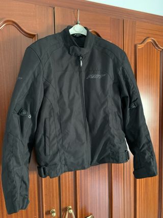 Chaqueta moto RST talla 54 nueva usada una vez 