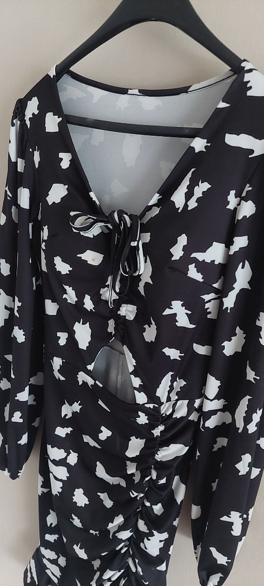 Vestido corto blanco y negro