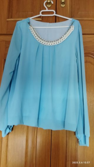 Dos blusas de verano.