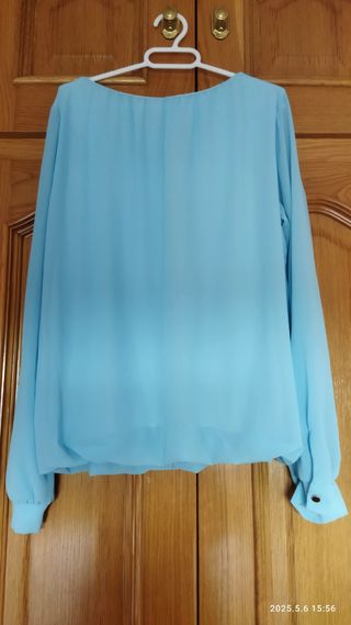 Dos blusas de verano.