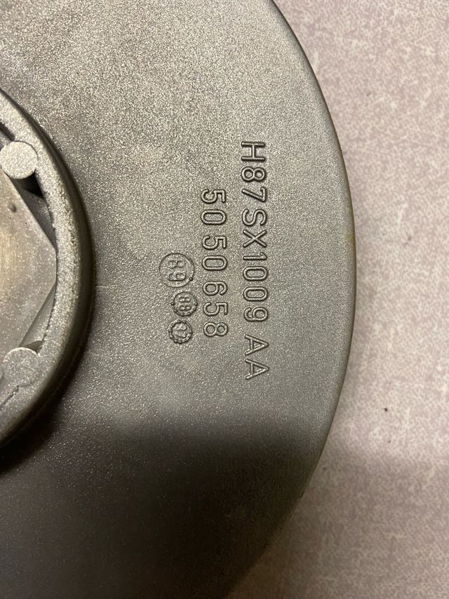 Coprimozzo Ford Sierra