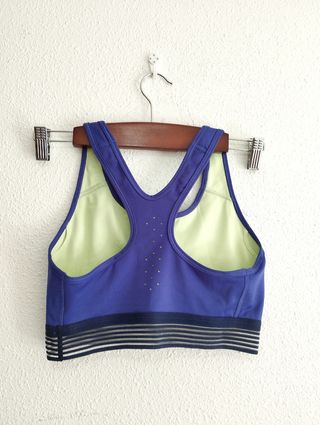 Top Nike deportivo morado