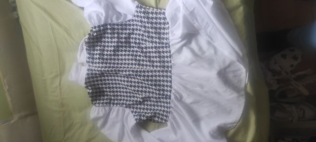 Camisas negra y a cuadros