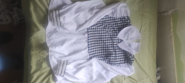 Camisas negra y a cuadros