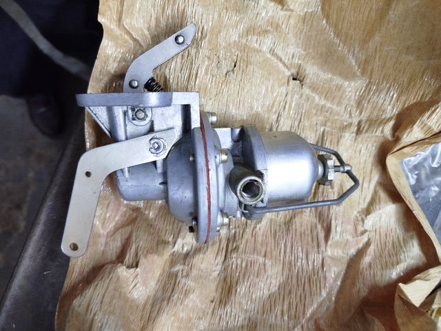 Bomba gasolina GMC militar 2 gm