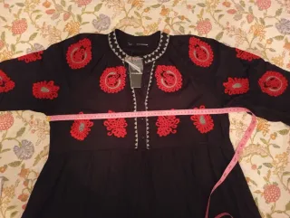 Vestido bordado - Rojo y Negro