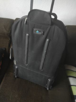Maleta trolley negra con ruedas