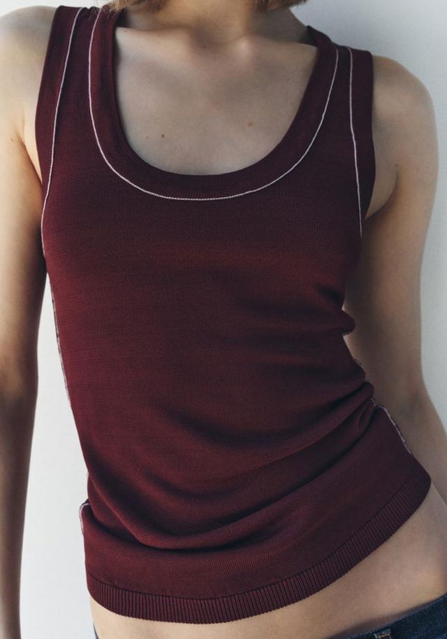 Top Zara burgundy con contraste
