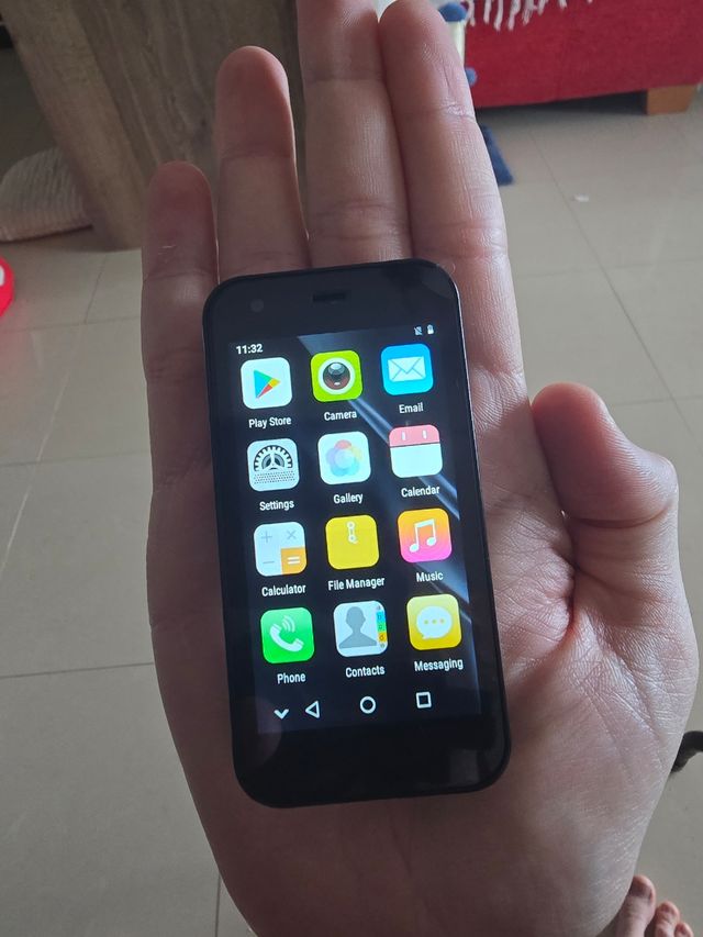 Mini Smartphone Android Negro