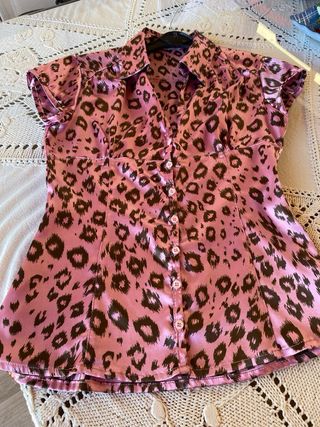 Camisa de raso Vintage de mujer de Stradivarius