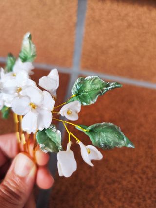 Tocado flores blancas - Boda o Comunión
