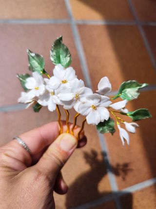 Tocado flores blancas - Boda o Comunión