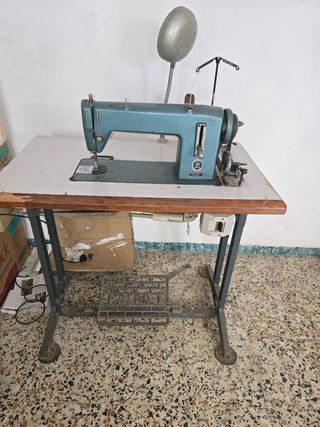 Máquina coser Antigua Alfa
