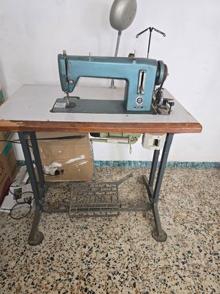 Máquina coser Antigua Alfa