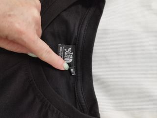 Camiseta The North Face negra