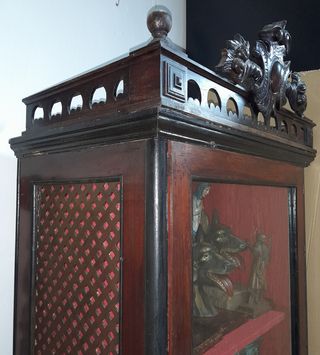 VITRINA DEL SIGLO XIX.