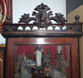 VITRINA DEL SIGLO XIX.