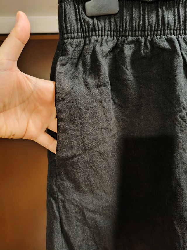 Pantaloncini di lino neri H&M