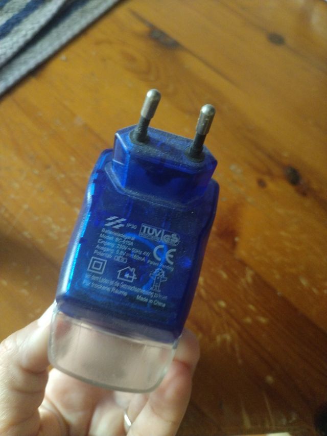 Cargador y mando Nikko 4.8