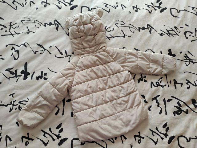Abrigo Zara Bebé acolchado talla 98