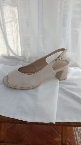Sandalias con tacón 