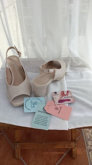 Sandalias con tacón 