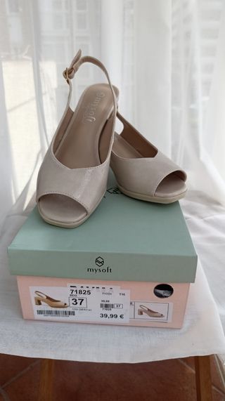 Sandalias con tacón 