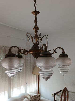 Lampara techo antigua con tulipas de cristal