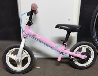 Bicicleta sin pedales niña