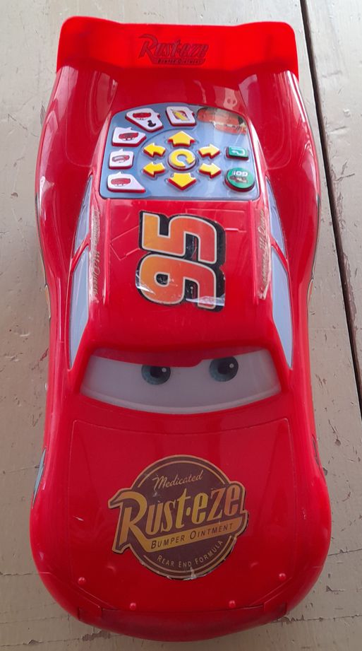 JUGUETE RAYO MACQUEEN “RUST.EZE” COCHE PARLANTE.