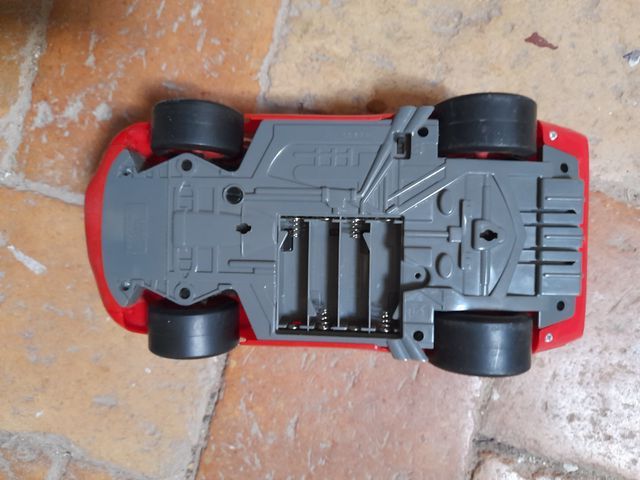 JUGUETE RAYO MACQUEEN “RUST.EZE” COCHE PARLANTE.