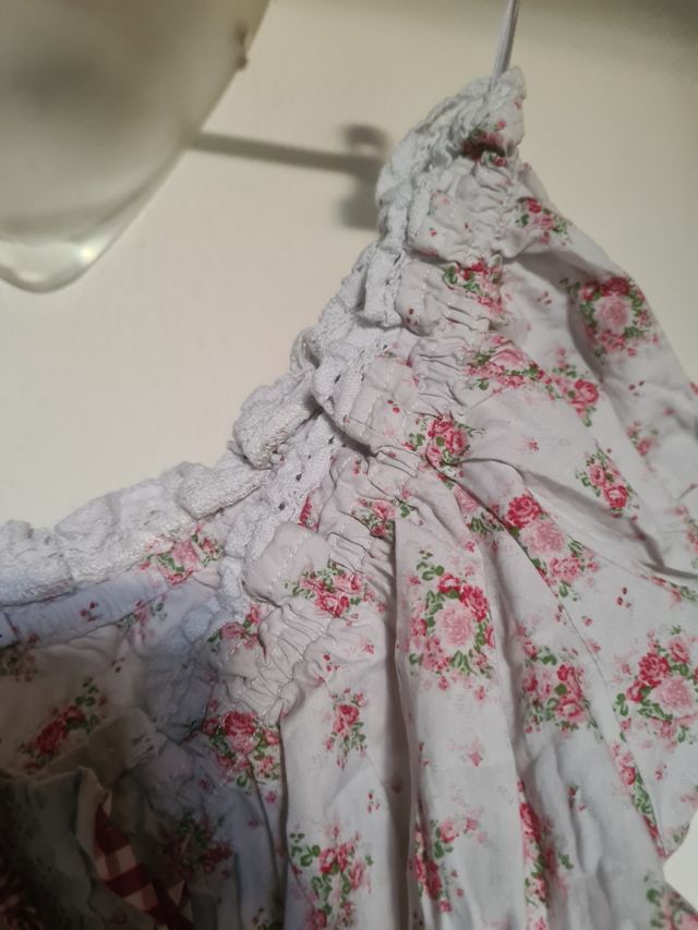 Top camicetta spalla scoperta 