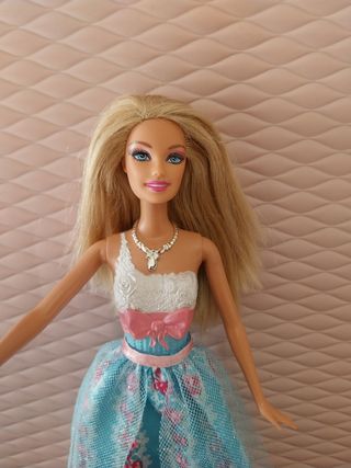 Barbie Principessa scintillante 2011