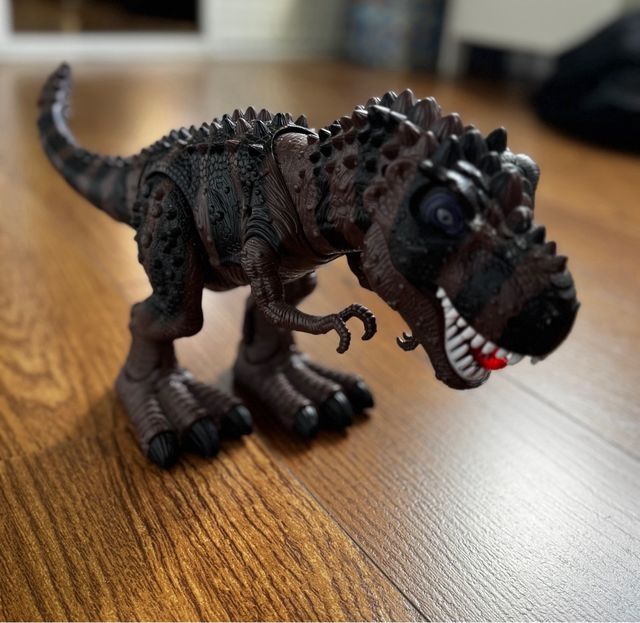 Gran dinosaurio de juguete