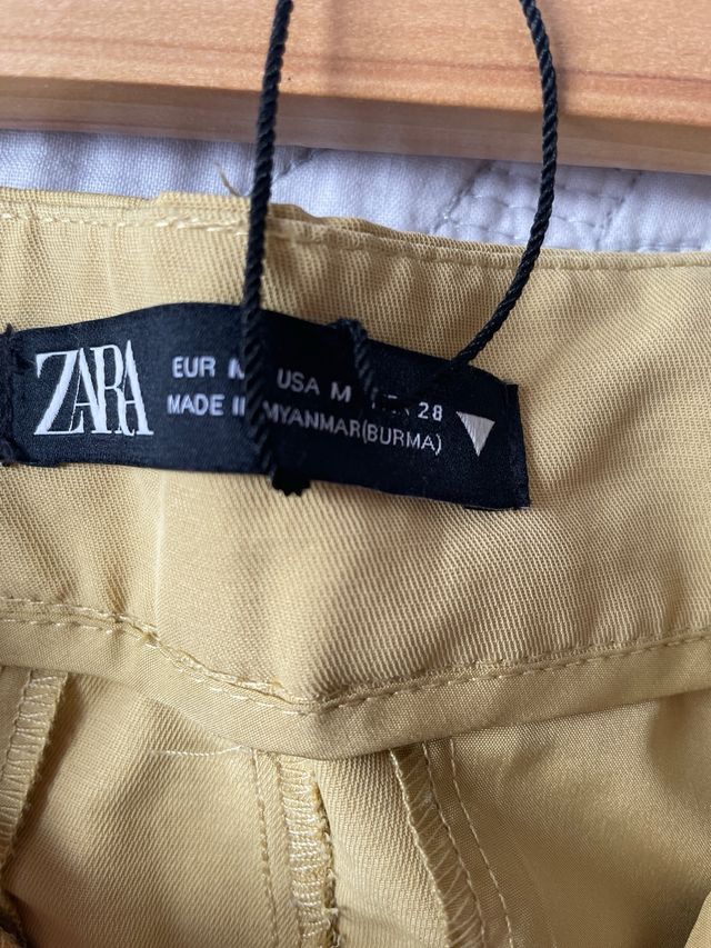 Pantalones Zara