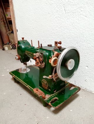 Máquina coser REFREY antigua vintage retro 50 60