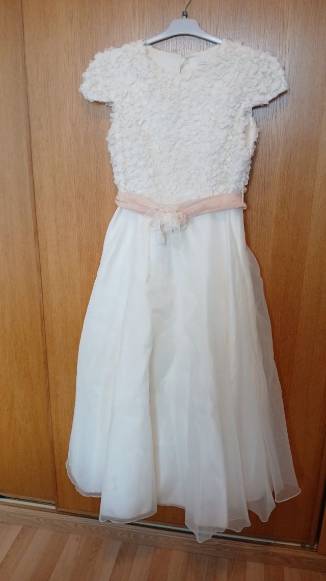 Se vende vestido de comunión está casi nuevo