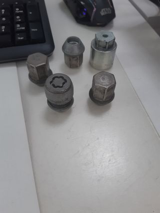 Juego de tuercas de rueda