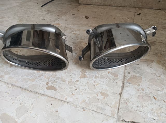 Colas escape Audi tipo RS