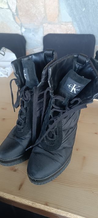 Cuñas deportivas botín,talla 39,negras