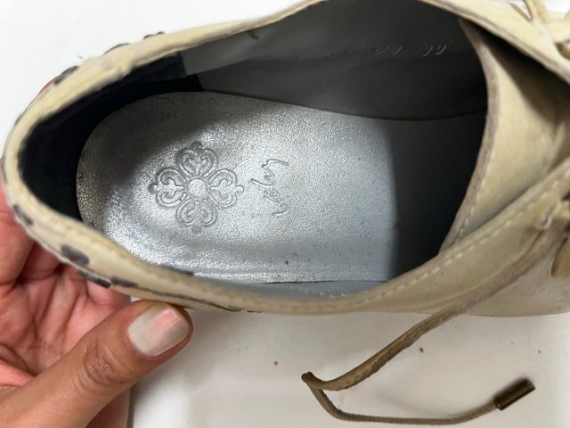 Zapatos beige mujer cordones