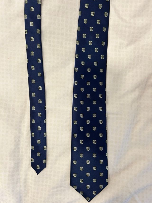 Retamar Corbata azul marino