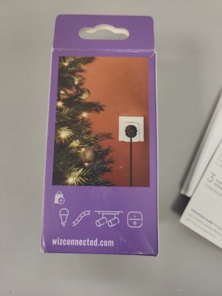 WiZ - Enchufe inteligente con medidor de